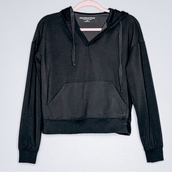 Recreation Thread & Supply Black Hooded Pull Over Size Small - Picture 2 of 7